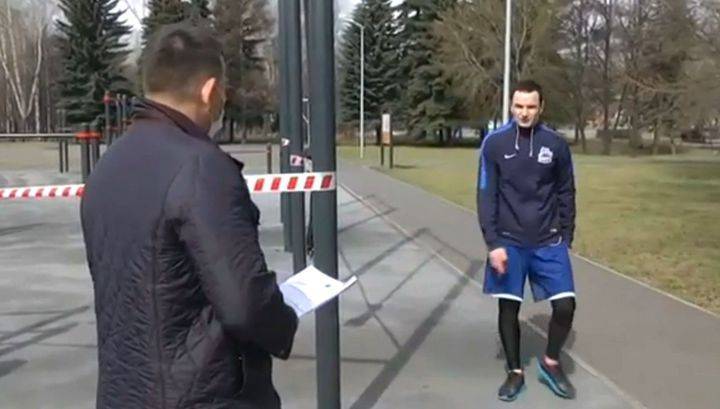 Сергей Кузнецов - Обматерившего мэра Новокузнецка хоккеиста задержала полиция - vesti.ru - Новокузнецк
