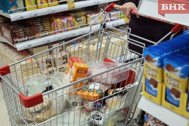 Виктор Бобыря - Пожилые жители Коми получат бесплатные наборы продуктов - bnkomi.ru - Россия - респ. Коми