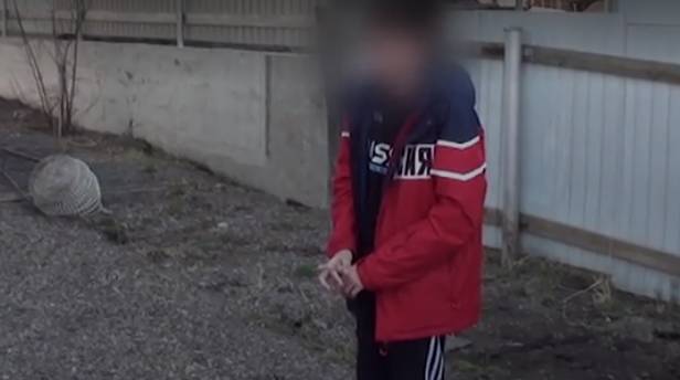 Опубликовано видео задержания подростка, готовившего стрельбу в красноярской школе - vm.ru - Нападение