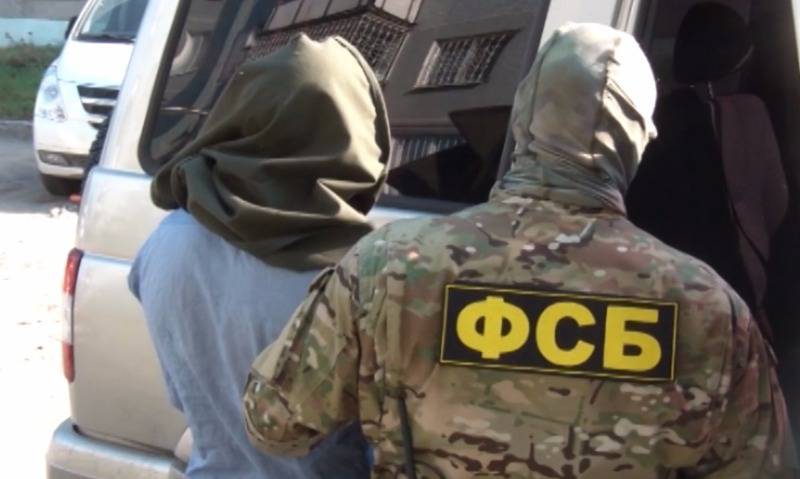Опубликовано видео задержания 14-летнего парня, готовившего нападение на школу в Красноярске - bloknot.ru - Саратовская обл. - Красноярск