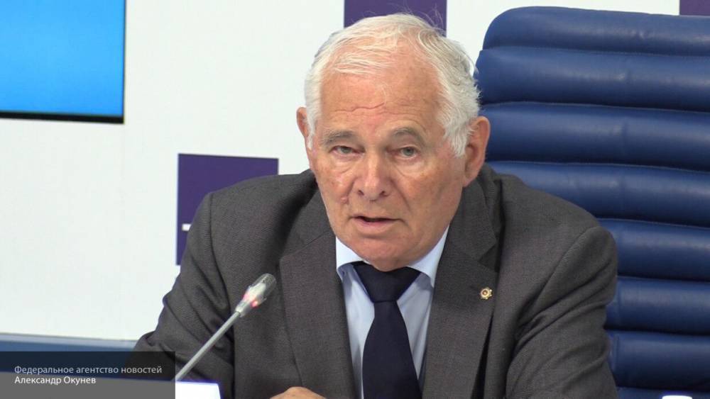 Леонид Рошаль - Рошаль предсказал пик заражения коронавирусом в России - nation-news.ru - Россия