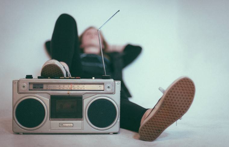 Популярность радио увеличилась в РФ в период самоизоляции - news.ru - Россия