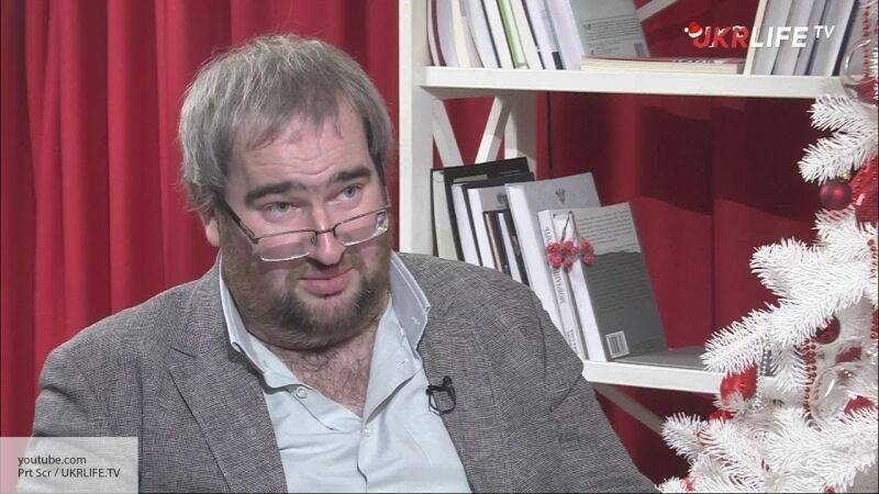 Дмитрий Корнейчук - Украинский политолог объяснил, почему России будет легче справиться с коронавирусом - politros.com - Россия - Украина