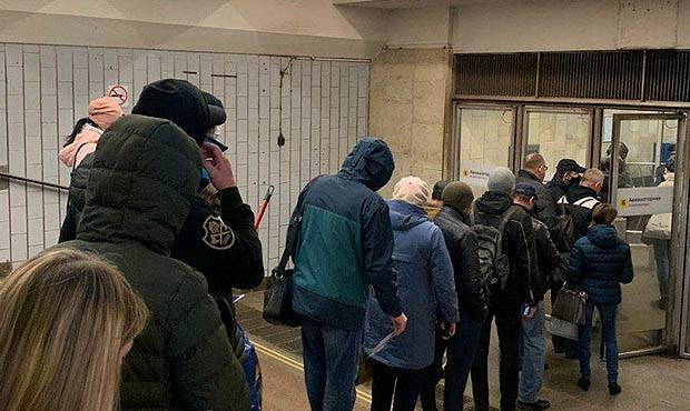 Сергей Собянин - Евгений Ступин - Депутат Мосгордумы пожаловался в СКР на Сергея Собянина из-за очередей в метро - og.ru - Москва - Россия