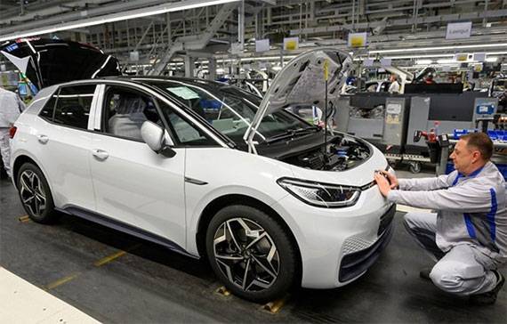 Porsche Cayenne - VW сфoкусировался на восстановлении производства ключевой электрической модели - newsland.com - Германия - Словакия - Братислава