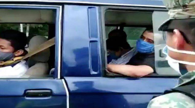Семья выдала покойного родственника за спящего пассажира машины, чтобы вывезти его из города и похоронить - usa.one - Эквадор
