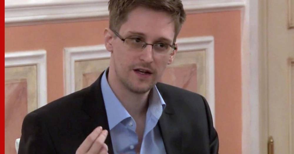 Эдвард Сноуден - Анатолий Кучерена - Эдвард Сноуден решил остаться в России еще на три года - profile.ru - Россия - США - Англия - Washington - Гражданство