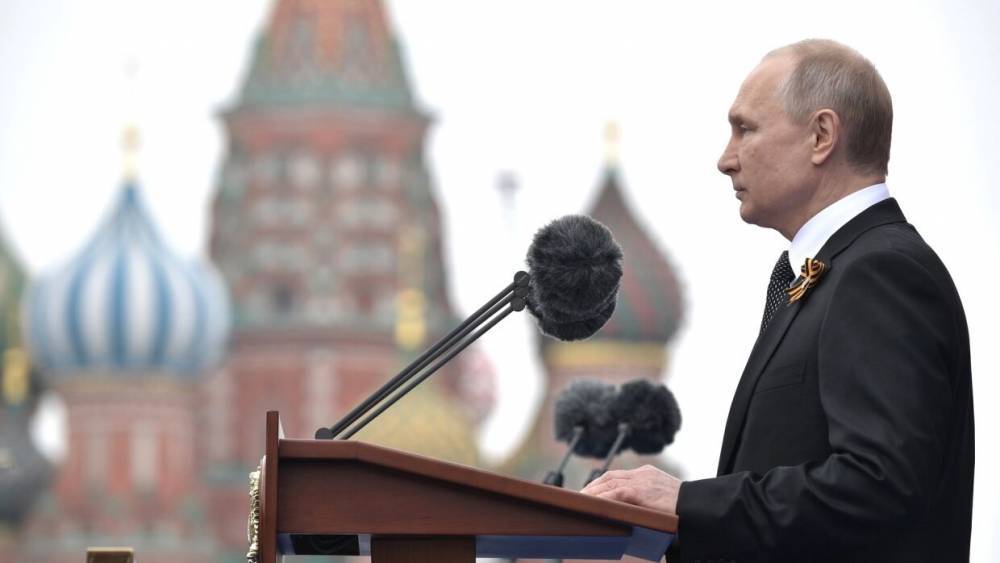 Владимир Путин - Парад Победы перенесен, но состоится непременно. Андрей Союстов о решении Путина - vestirossii.com - Россия