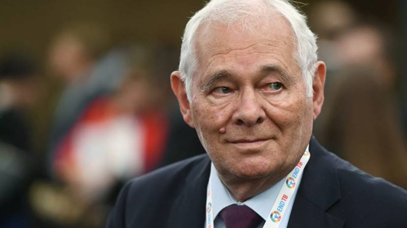 Леонид Рошаль - Рошаль оценил прогноз о наступлении пика заболеваемости коронавирусом - russian.rt.com - Россия