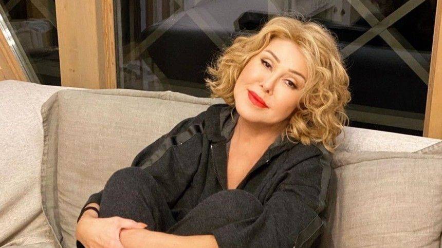 Любовь Успенская - Татьяна Плаксина - «Слава Богу, я не одна»: с кем проводит время в самоизоляции Любовь Успенская - 5-tv.ru