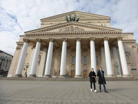 на сладе Большого театра в Москве обнаружено тело - newtvnews.ru - Москва