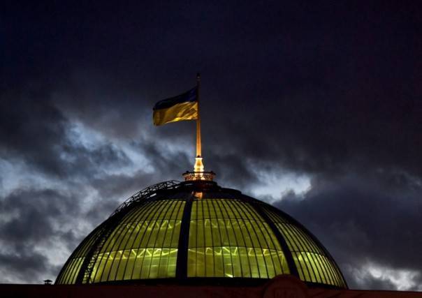 Владимир Зеленский - Николай Томенко - Украина отметила юбилей конституции, которой не было - newsland.com - Россия - Украина - Киев