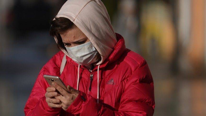 Глава ФМБЦ рассказал, зачем надевать маску здоровым людям при выходе на улицу - 5-tv.ru - Россия
