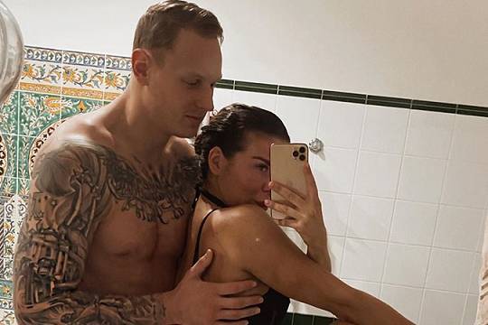 Анна Седокова - Янис Тиммой - В сети обсуждают откровенное фото Анны Седоковой - versia.ru