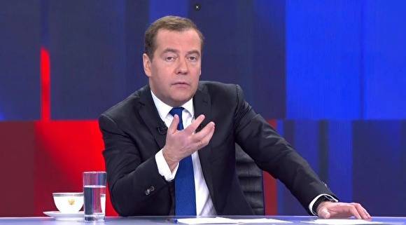 Дмитрий Медведев - Медведев не исключил, что для борьбы с эпидемией потребуются более жесткие ограничения - znak.com - Россия