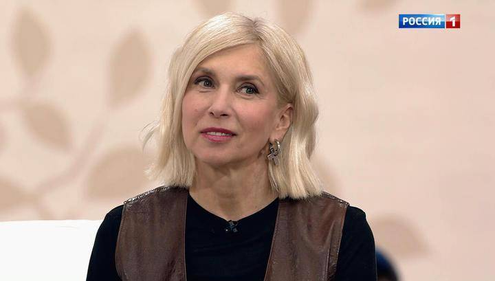 Алена Свиридова - Алена Свиридова призналась, что в детстве говорила о себе в мужском роде - vesti.ru - Минск