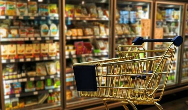 Почти 45% россиян увеличили траты на продукты в самоизоляции - mirnov.ru