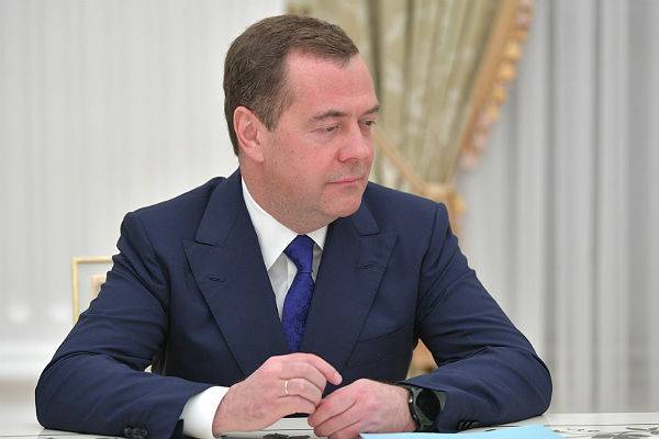 Дмитрий Медведев - Медведев допустил ужесточение ограничений из-за коронавируса - trud.ru - Россия