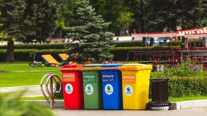 В мусорном баке на Шотмана обнаружили труп мужчины - piter.tv - Санкт-Петербург