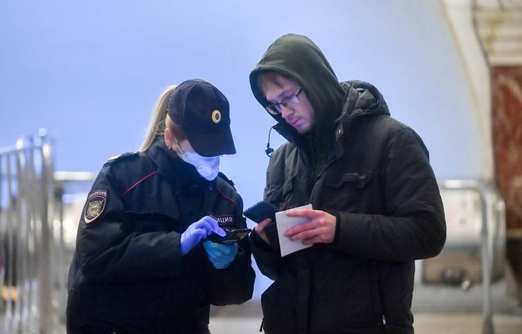 Владимир Соловьев - Ирина Волк - Полицию Москвы уведомили, что журналистам можно перемещаться без QR-кодов - news.ru - Москва - Россия