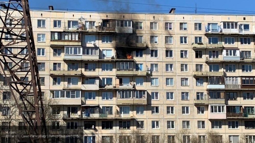 Житель Новосибирска вынес из горящей пятиэтажки младенца - inforeactor.ru - Новосибирск