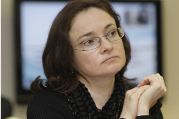 Эльвира Набиуллина - Неактуально: глава ЦБ вновь высказалась о «вертолетных деньгах» для россиян - trud.ru - Россия