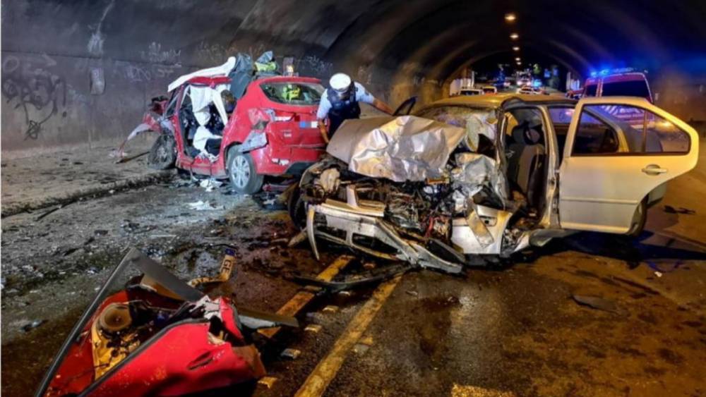 Ужасная авария в Эссене: в тоннеле столкнулось два автомобиля. Погибли два человека, еще один в тяжелом состоянии - germania.one - Германия - Бавария