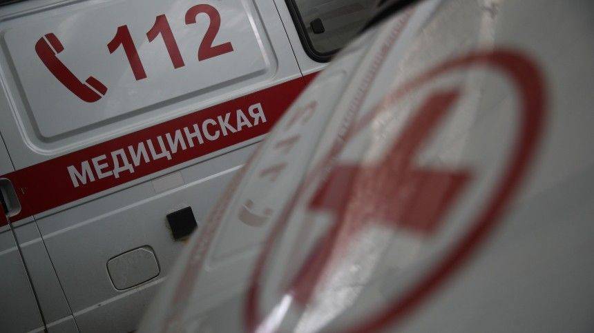Видео: водитель избил сбитого им пешехода за то, что тот мешал скрыться с места ДТП - 5-tv.ru - Ленинградская обл. - р-н Всеволожский