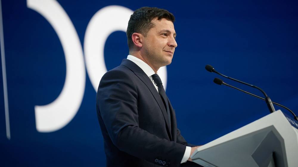Владимир Зеленский - Савик Шустер - Зеленский посоветовал украинцам думать о том, как выжить - riafan.ru - Украина - Киев