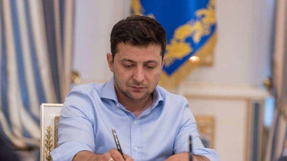 Владимир Зеленский - Савик Шустер - Зеленский рассказал, как планирует «вернуть» Донбасс Украине - riafan.ru - Украина - Киев