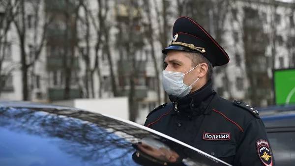 Михаил Ведерников - Жителей региона РФ обязали носить маски в магазинах - newtvnews.ru - Россия - Псковская обл.