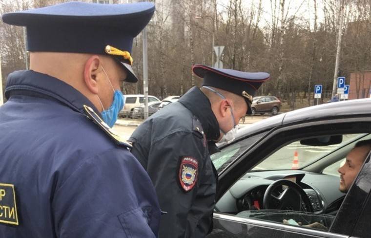 В Подмосковье военных, судей и журналистов обязали оформлять спецпропуска - news.ru - Москва - Россия - Московская обл. - Военный