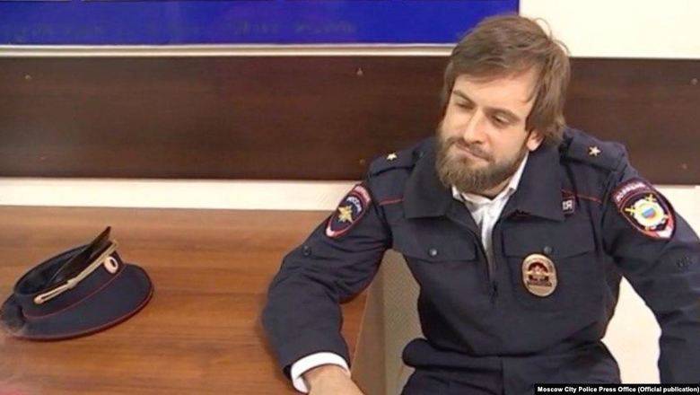 Издателя "Медиазоны" Верзилова задержали в Москве в полицейской форме (ВИДЕО) - newizv.ru - Москва - район Басманного