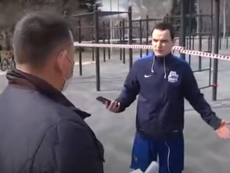 Сергей Кузнецов - Александр Лукьянов - Хоккеиста из Новокузнецка, обматерившего мэра на улице, оштрафовали только за мат - sobesednik.ru