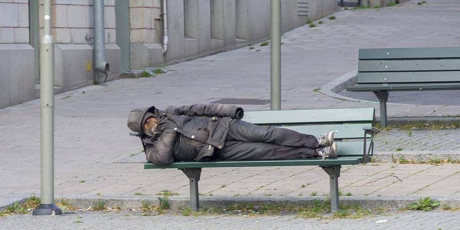 В Москве бездомного оштрафовали за нарушение самоизоляции - ruposters.ru - Москва