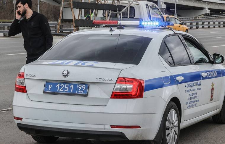 Власти не намерены отправлять на спецстоянку машины без цифровых пропусков - news.ru - Московская обл.
