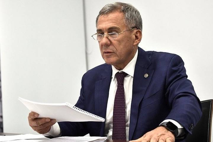 Рустам Минниханов - Михаил Мишустин - Минниханов попросил Мишустина поддержать ИП и самозанятых пособием - mk.ru - Россия - респ. Татарстан