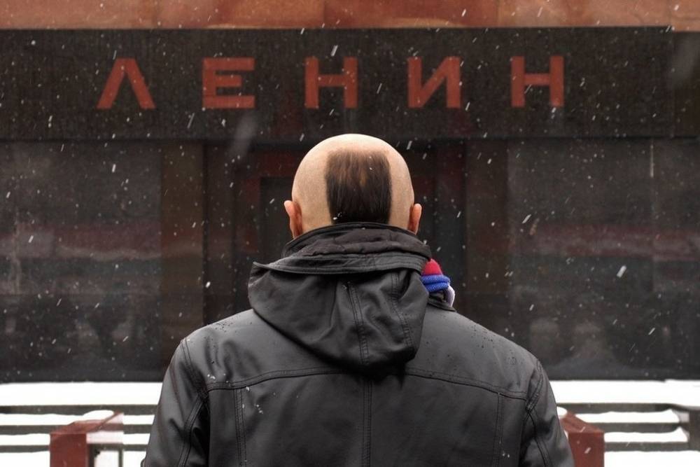 Владимир Жириновский - Владимир Ленин - Жириновский призвал арестовать коммунистов при посещении мавзолея Ленина - mk.ru - Россия