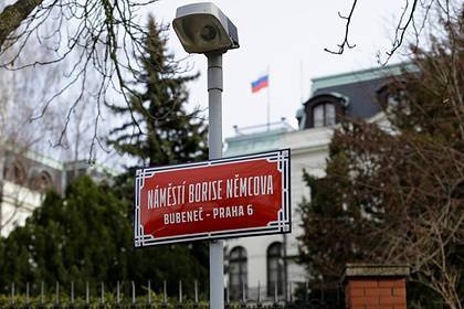 Посольство России в Праге на площади Немцова объяснило решение сменить адрес - lenta.ru - Россия - Чехия - Прага