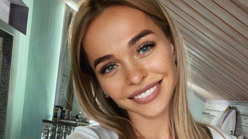Анна Хилькевич - «Надо рот закрывать, а не глаза»: Хилькевич показала, как целует мужа в условиях пандемии - 5-tv.ru