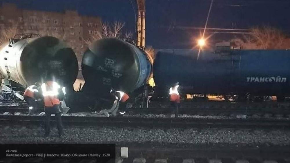 Восемь вагонов поезда сошли с рельс под Омском - inforeactor.ru - Омск