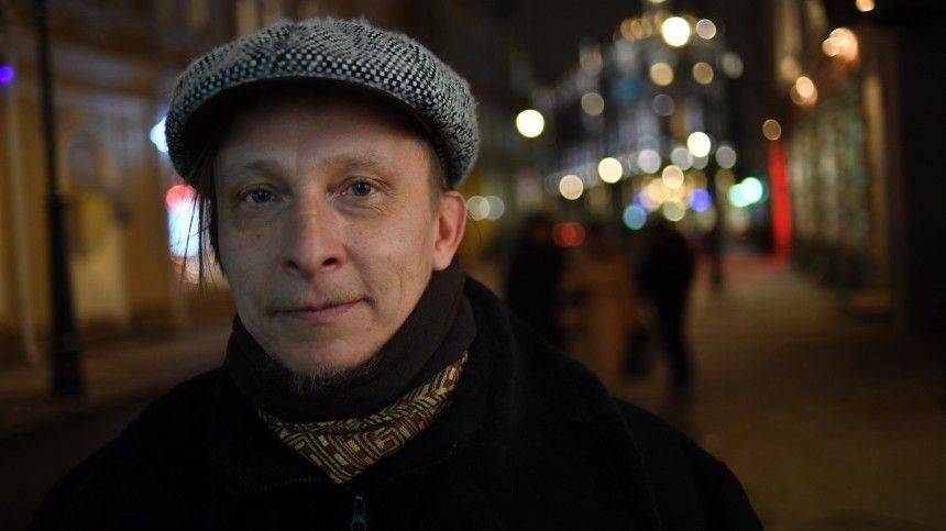 Иван Охлобыстин - Иван Охлобыстин вместе с семьей пришел в храм на пасхальную службу и ввязался в потасовку с журналисткой - 5-tv.ru