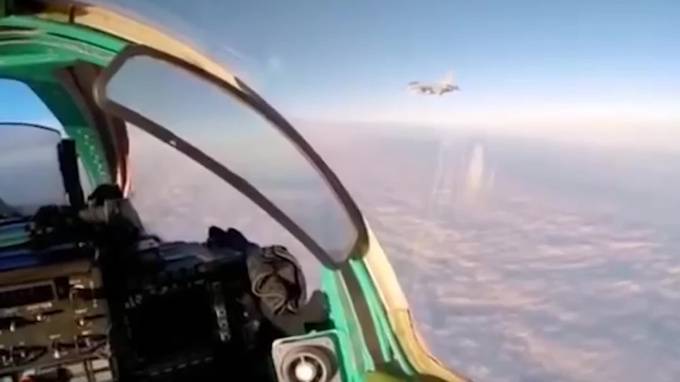 Пилот МиГ-31 ВКС РФ снял на видео встречу с истребителем НАТО - piter.tv - Россия