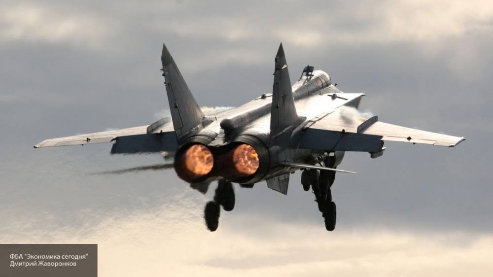Экипаж МиГ-31 запечатлел на видео, как пилот F-16 испугался дружеского приветствия - politros.com - Россия