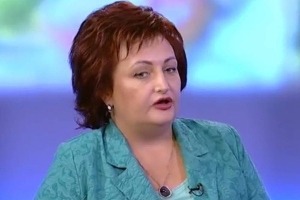 Чиновница отругала врачей за отсутствие бахил: Две тряпочки сшить - mk.ru - Краснодарский край - Лабинск