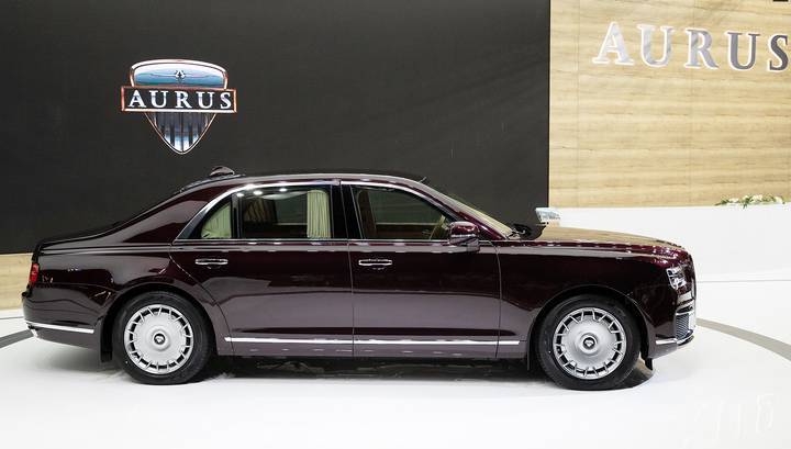 Денис Мантуров - Адиль Ширинов - Названы сроки выпуска автомобилей Aurus - vesti.ru - Россия