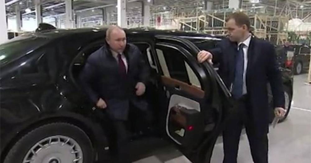 Владимир Путин - Денис Мантуров - Путин давал указания Минпромторгу по конструкции Aurus - ren.tv - Россия