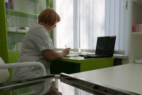 Более сотни петербуржцев заразились коронавирусом за сутки - abnews.ru - Россия