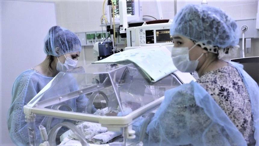 В России впервые родился ребенок с коронавирусом - readovka.news - Россия