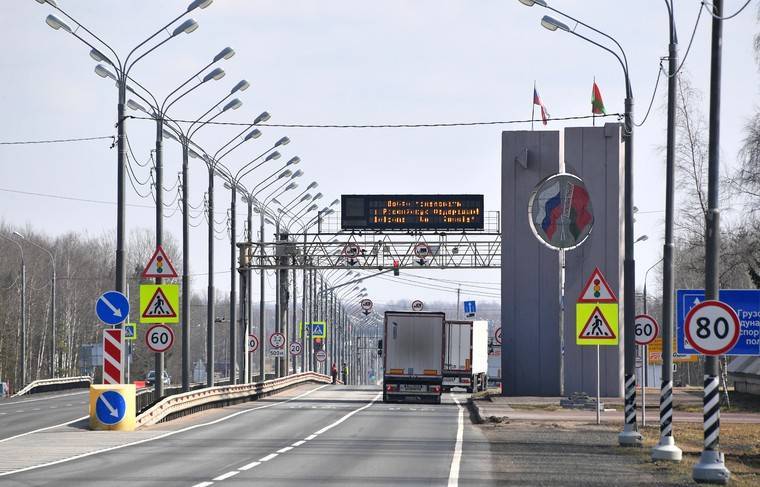 Лукашенко: РФ не стоило закрывать границы с Белоруссией из-за COVID-19 - news.ru - Россия - Белоруссия - Границы